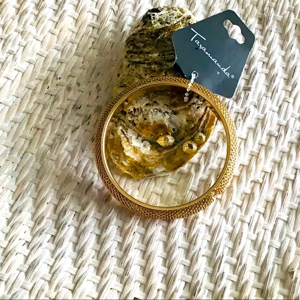 Gold bangle